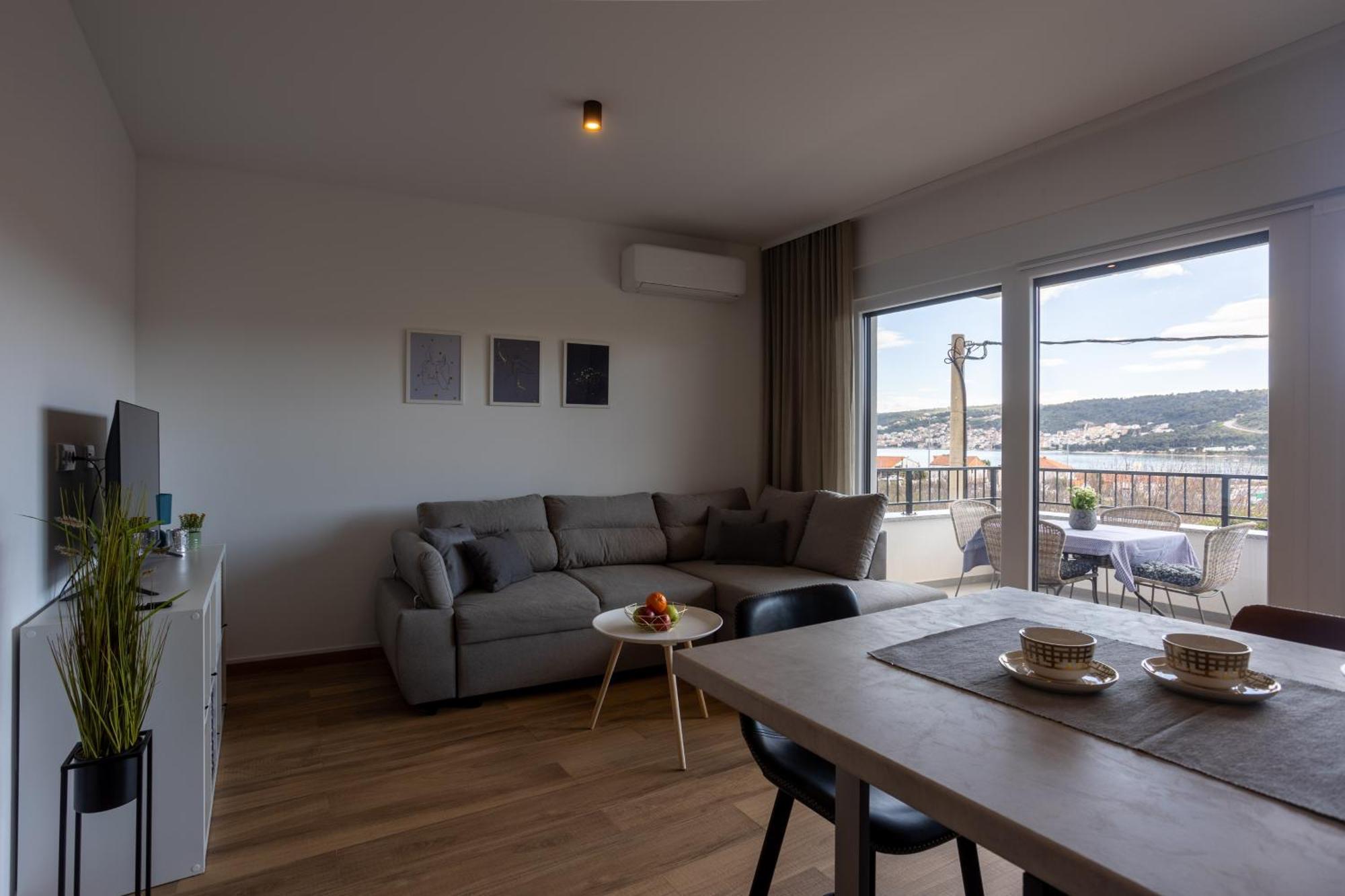 La Petit Apartment Trogir Exterior photo